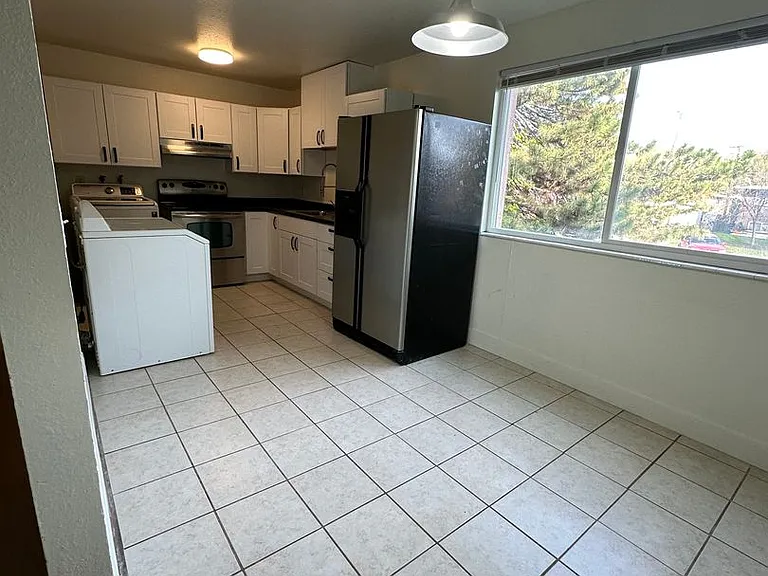 768 N Redwood Rd #12 — Photo 7