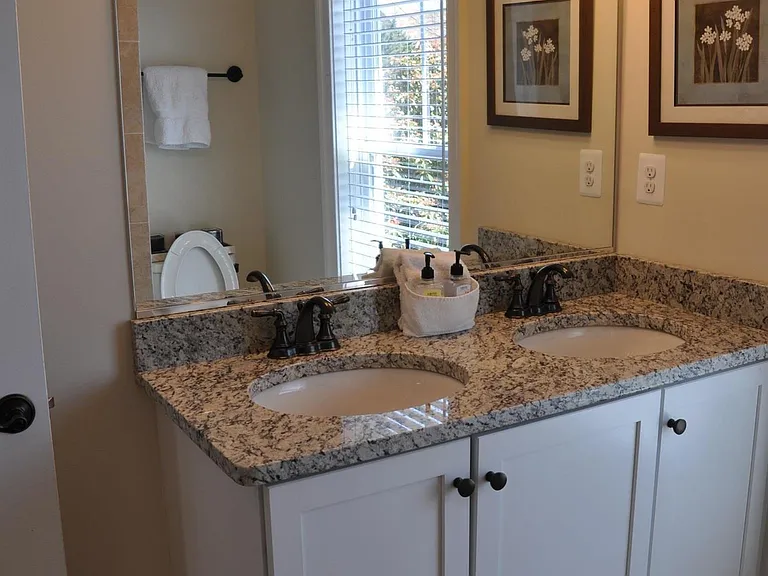827 Nalle St — Photo 24