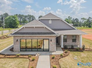 14909 Demarie Ln, Athens, AL 35613