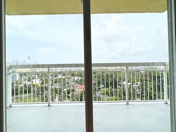 2nd image of 816 NW 11th St APT 1107