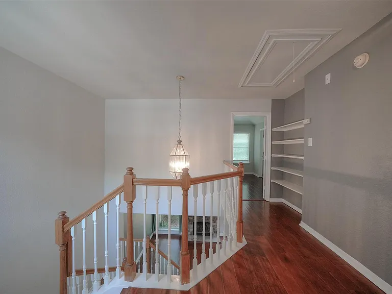 23 Endor Forest Pl — Photo 10
