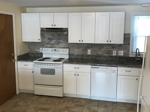 177 Crescent St, 177 Crescent St APT 8, Shrewsbury, MA 01545
