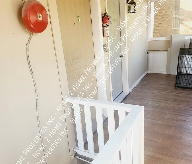 1107 Pierre Ave #3 — Photo 2