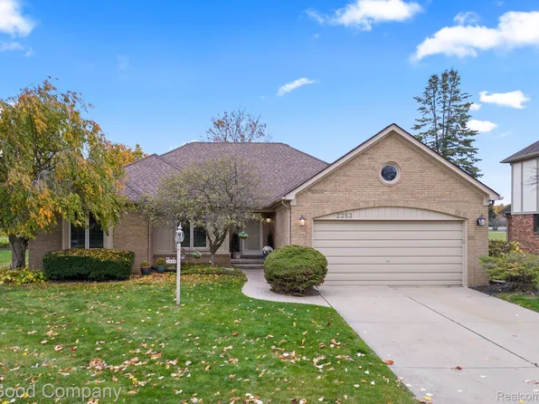 2353 Duke Dr, Troy, MI 48085