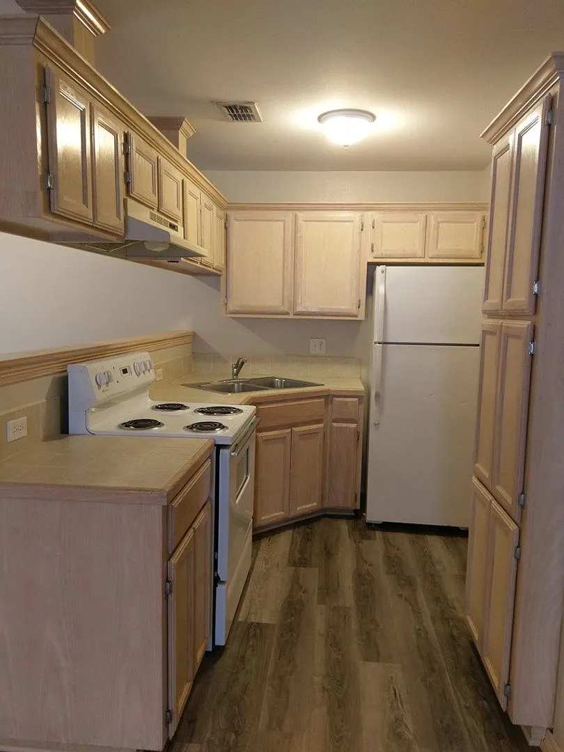 709 Sonesta Court — Photo 3
