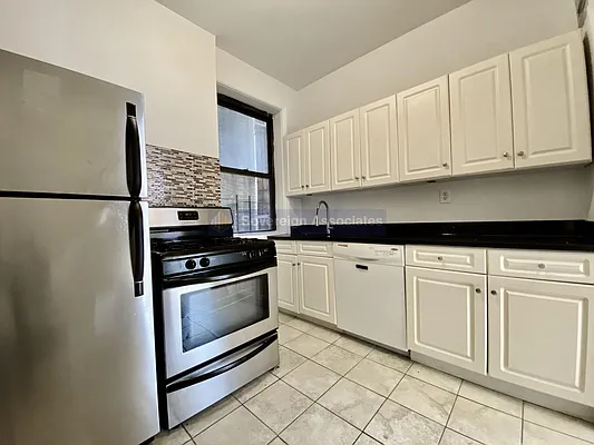 Rented by Sovereign Associates | media 7