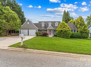 6 Southbrook Dr, Fletcher, NC 28732
