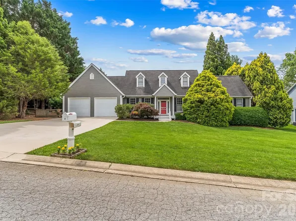 6 Southbrook Dr, Fletcher, NC 28732