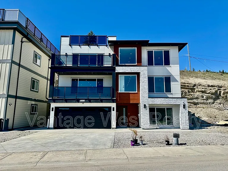 3608 Silver Way — Photo 1