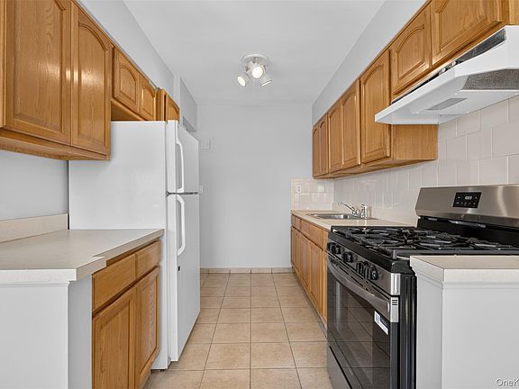 4th image of 6144 164th Street