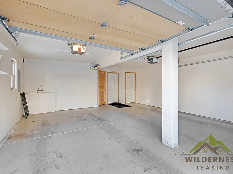 729B Meadow Dr — Photo 11