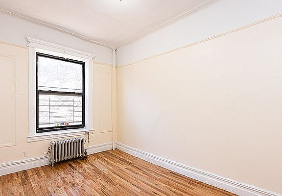 4th image of 110 Empire Blvd APT 3