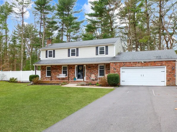8 Ridgefield Rd, Norfolk, MA 02056
