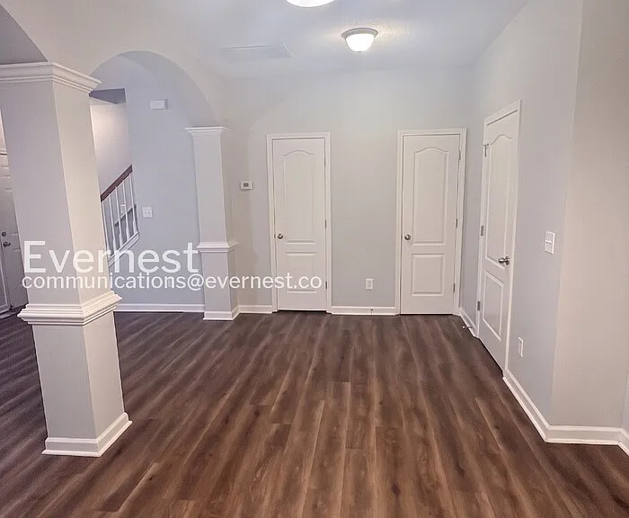 8648 Thomas Ln — Photo 6
