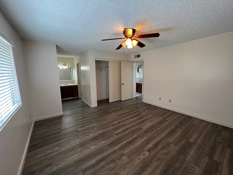 7200 Bennington Way — Photo 15