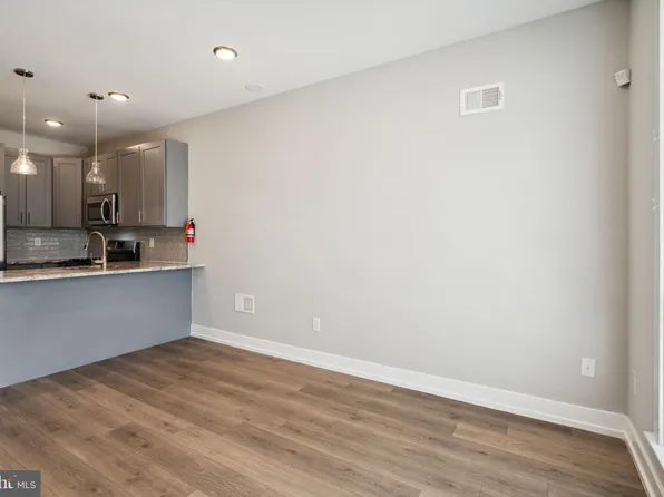 2439 W Oxford St, Philadelphia, PA 19121