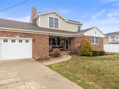 27 Coolidge Avenue, Amityville, NY, 11701