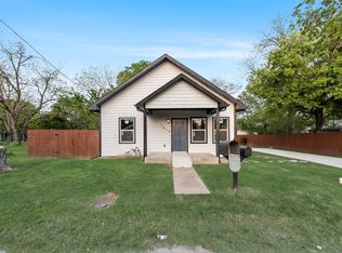 1014 Trinity St, Cleburne, TX 76031