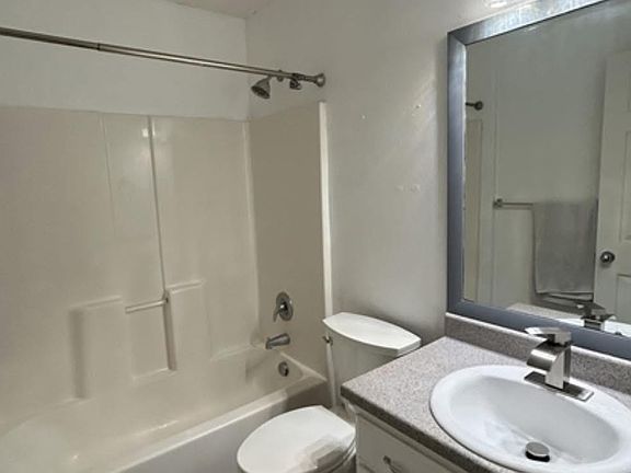3rd image of 1259 W Bridalwood Loop