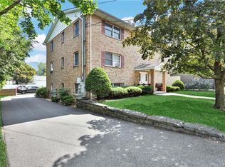 65 N Chestnut St, Beacon, NY 12508
