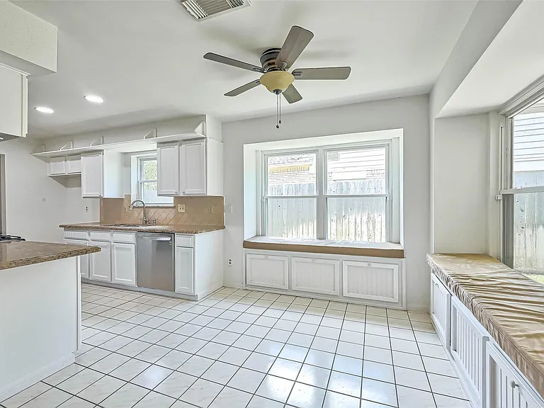 2922 Lakefield Way — Photo 18