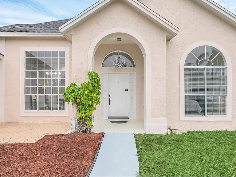 1031 Byerly Way — Photo 3