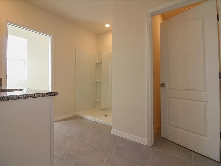 2822 Ivy Lake Ct — Photo 14