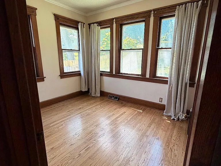 47 Country Club Rd — Photo 6