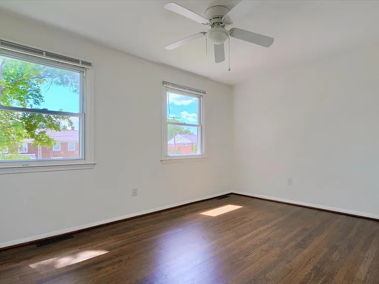 8431 Harris Ave — Photo 9