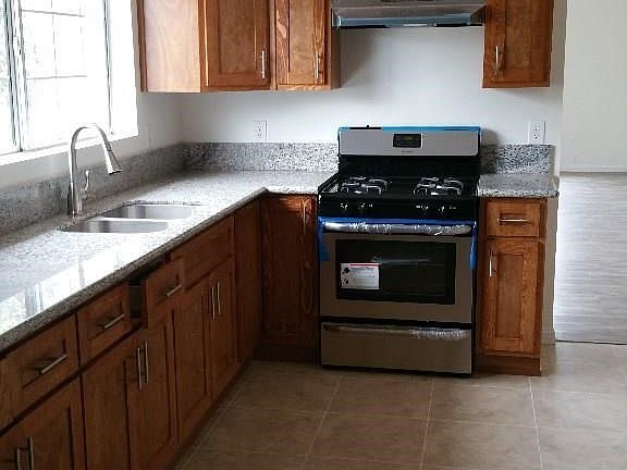 2nd image of 524 N Bonnie Beach Pl
