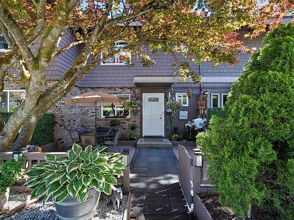2nd image of 268 A Evergreen Dr