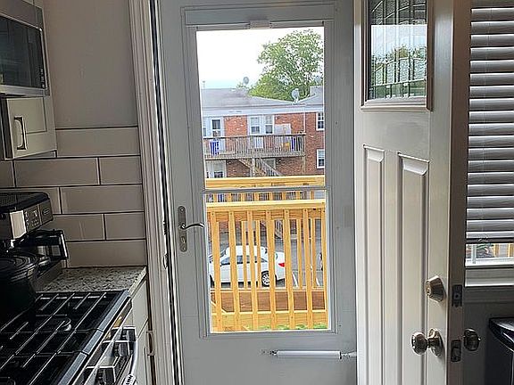 5th image of 9 Dartmouth Ave APT 2B