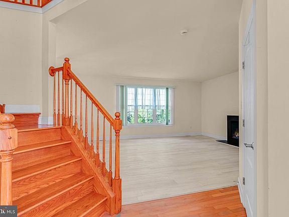 5th image of 29 Tomasello Dr