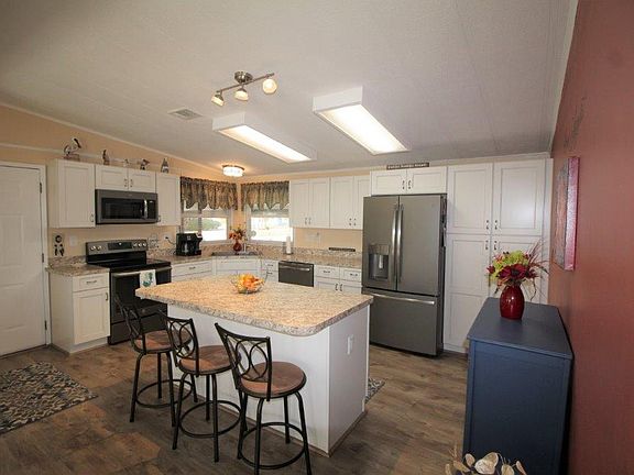 4th image of 3347 Goldfinch Ln
