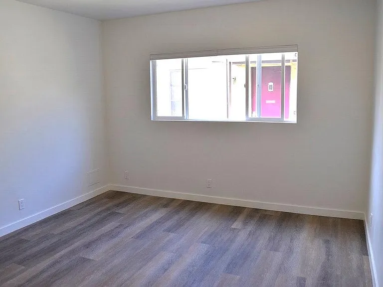 2310 S Bentley Ave #5 — Photo 7