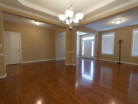4th image of 134 W Hatterleigh Ave