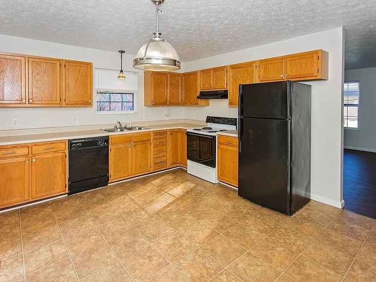 5695 Victoryview Ln — Photo 9