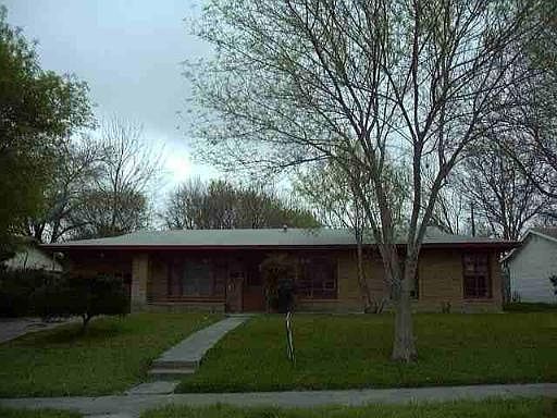 1st image of 411 SHANNON LEE DR