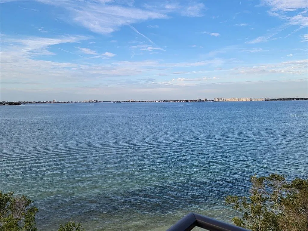 2 bed, 2.0 bath, 1030 sqft, $3,000 — Photo 4