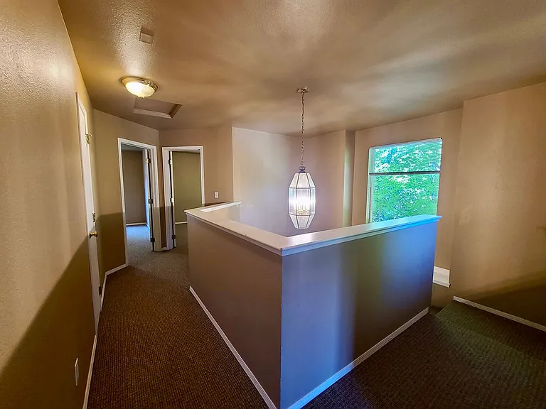400 E River Ave — Photo 11