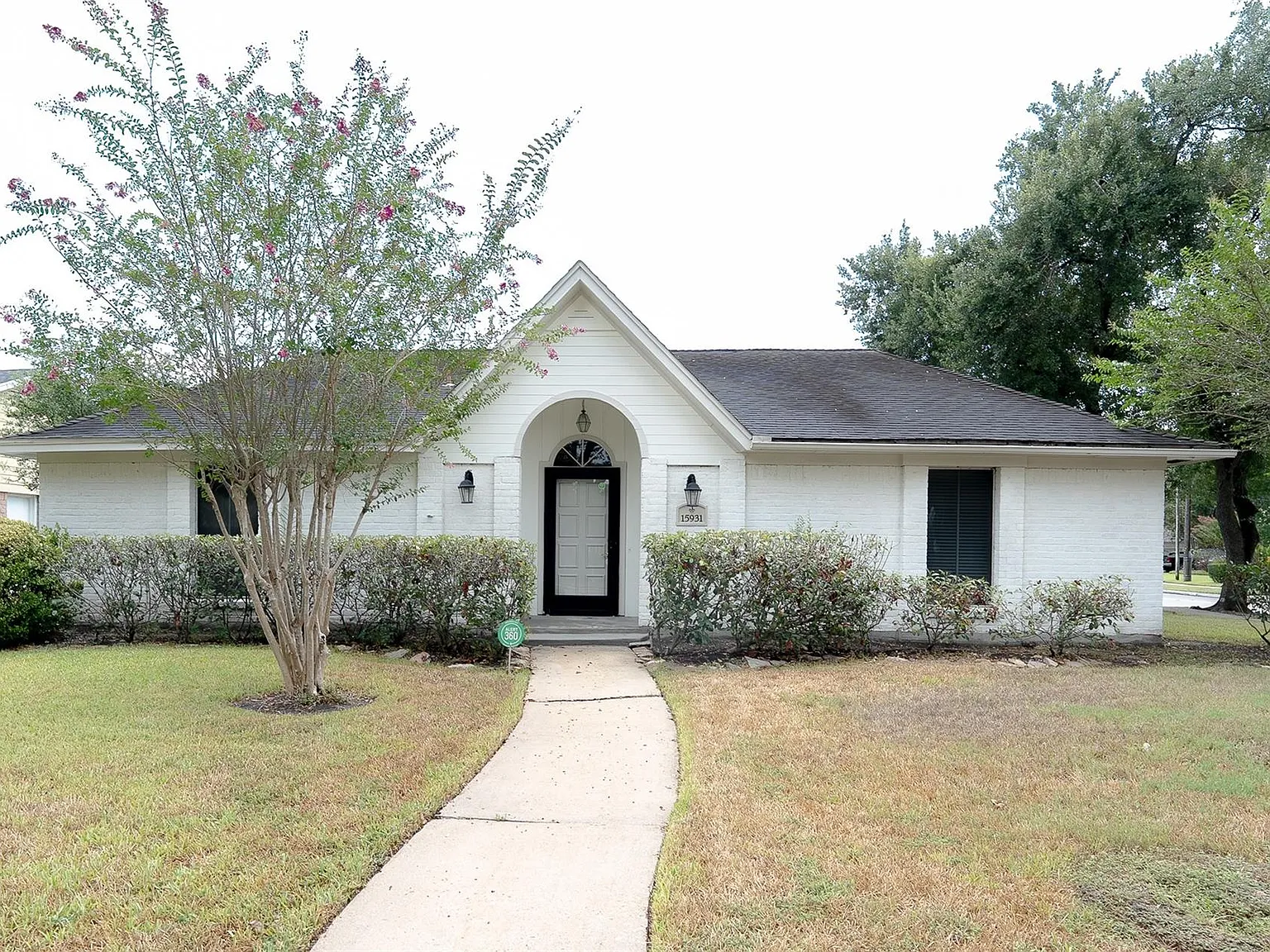 3 bed, 2.0 bath, 2144 sqft, $1,950 — Photo 1