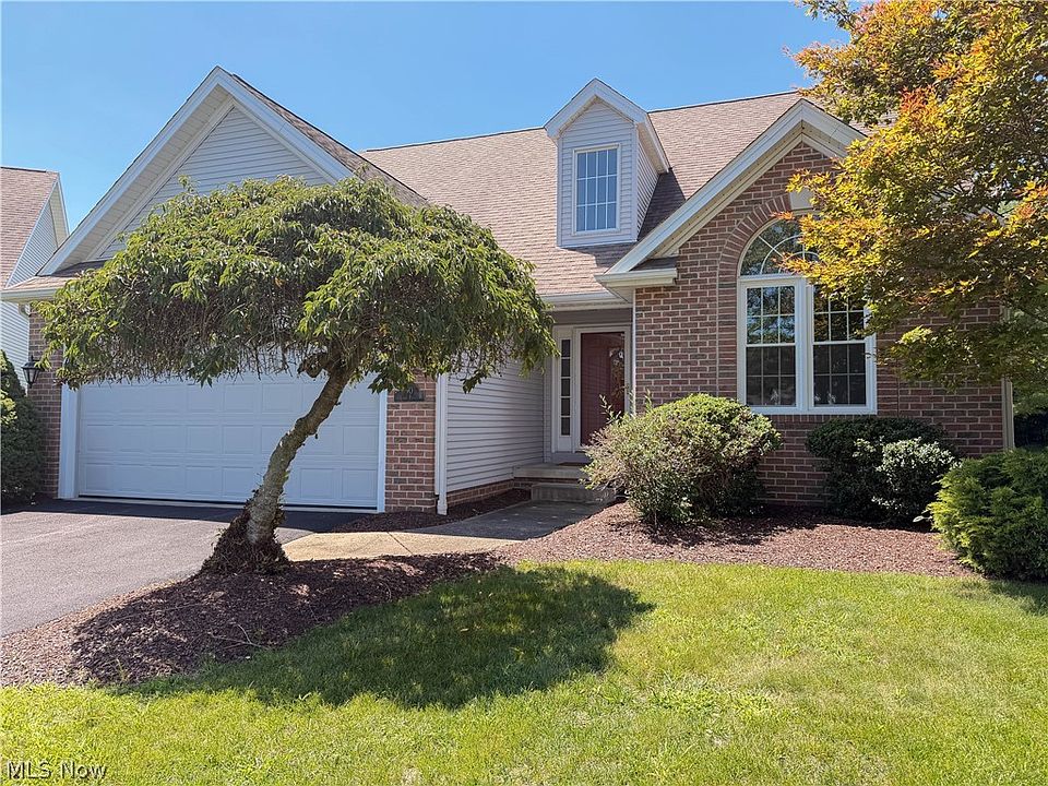 1st image of 90 Lake Pointe Cir
