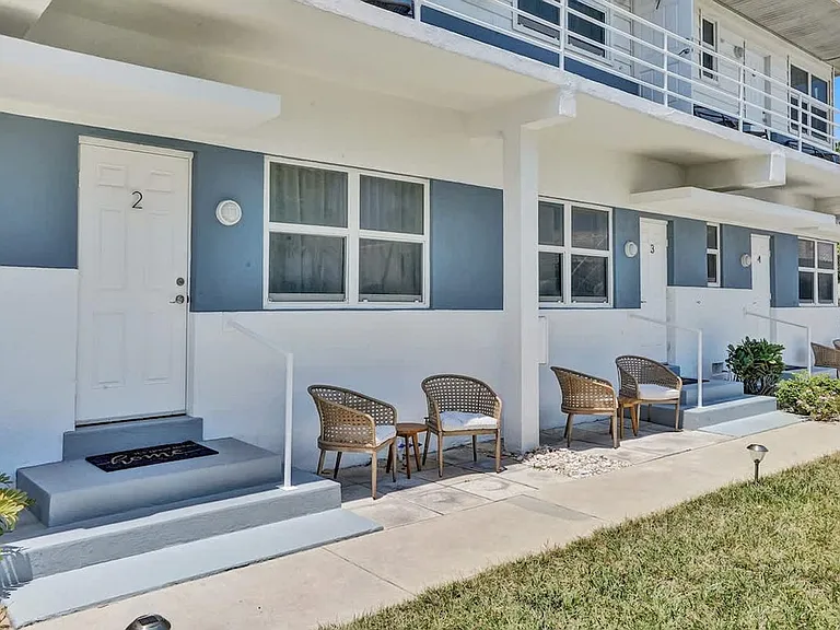 851 N Surf Rd #ID1312647P — Photo 2