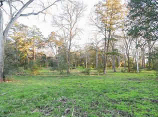 1076 Woodridge Rd, Fayetteville, TX 78940