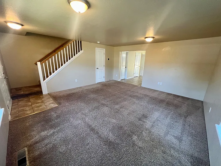 173 N Royal Ave — Photo 13