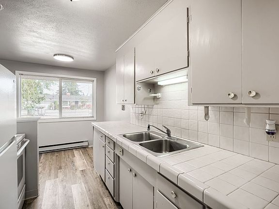 3rd image of 9502 Whitman Ave SW #6306