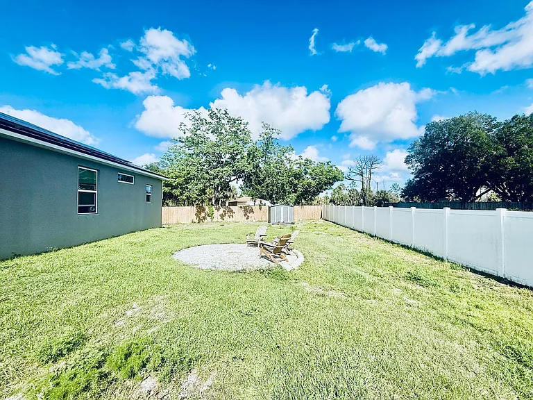 614 Lynbrook St NW — Photo 5