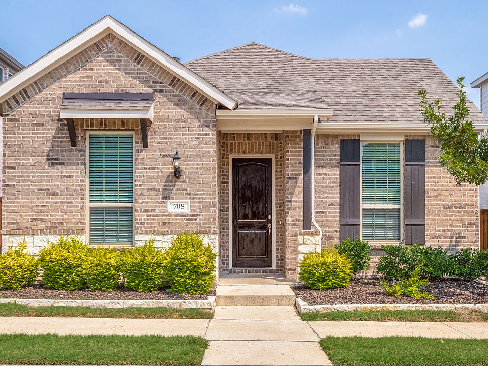 708 Waterbrook. Low maintenance living.