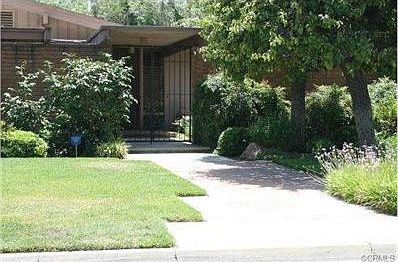Gated Entry with atrium