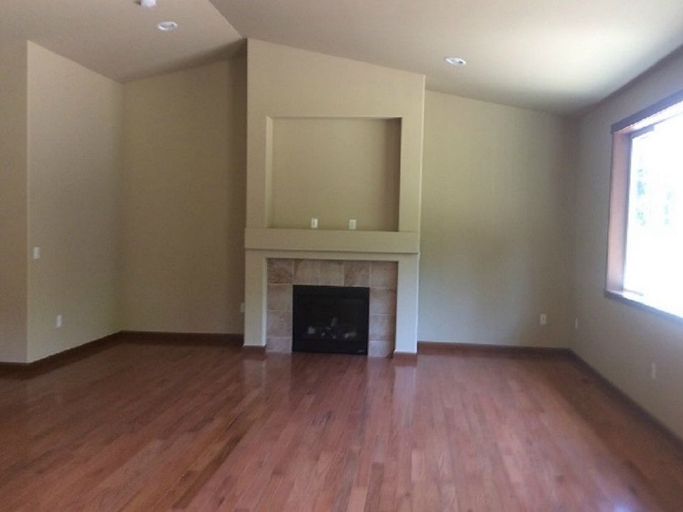 2nd image of 16906 Albert Bell Rd E